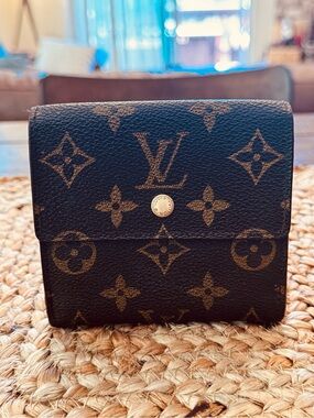 Louis Vuitton, Elise compact wallet  1995 own a part of Louis Vuitton history